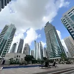 Spacious 2 Bed Apt Marina-Near Metro