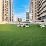Stunning 1Br With Golf View In Sports City