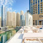 Lux The Jw Marina Suite
