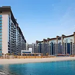 Livbnb Suites - 1Br With Sea View & Beach Access