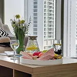 Fam Living - Spacious 3-Bedroom Apartment In Creek Gate With Stunning Views