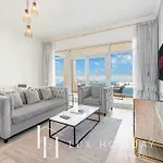 Lux - The Shoreline Beach House