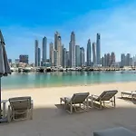 Oceanfront Escape: Stylish 1 Bedroom In Beachfront
