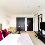 Elegant Studio, Address Marina.