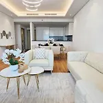 Luxury 2Br Midtown Apartment