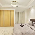 Luxury 2Br Midtown Apartment