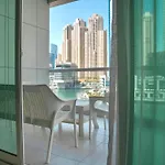 Relaxing 2Br Haven In Dubai Marina Perfect Location & Amenities