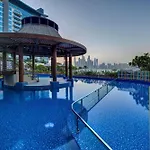 Waves - Palm Jumeirah Apt With Balcony & Beachfront Views