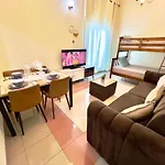 Cozy 1 Bedroom Apartment In Dubai By Al Ghaimah Holiday Homes