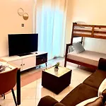 Cozy 1 Bedroom Apartment In Dubai By Al Ghaimah Holiday Homes
