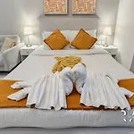 Rare Holiday Homes - Dubai Sports City - Elite Residence - R1303