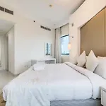 Luxury Downtown Dubai Stay Next To Mall Of Dubai