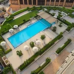 Luxury One Bedroom Apartment With Full Burj Khalifa View & Fountain View By Delujo Stays