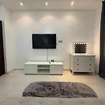 Dubai Jumeirah Fully Furnished Studio With Private Bathroom