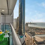 Lux Suite New 2 Bhk - Full Sea View - Marina - 5 Min To Beach - 100 Metres To Tram