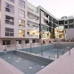 Livbnb - Homey 1B With Spacious Terrace In District 14, Jvc