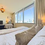 Sleek Difc Studio Perfect For Business & Leisure