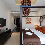 Tiara Residences, Palm Jumeirah Dubai - Mint Stay