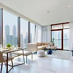 Stylish 1-Bedroom In Business Bay - Furnished - Canal & Burj Khalifa Views