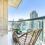 Luxury Stay - Private Jacuzzi - Infinity Pool - Marina & Sea Views - High Floor - Upgraded - Designer - Squash