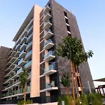 Luxury Stay In Meydan, Furnished Studio With Wifi, Terrace, Gym, Pool & Free Parking