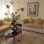 London Crown 2 Hotel Apartments