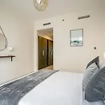 Higuests - Designer Apt With Panoramic View Near Burj Khalifa