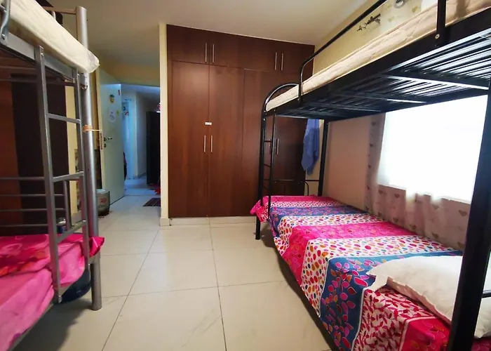 Bed Space For Females Near Metro Station