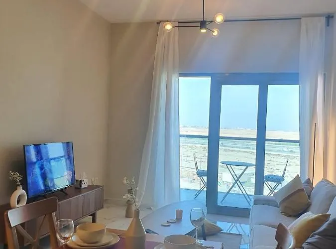 Cozy 1-Bedroom Apartment In Dubai South With Pool