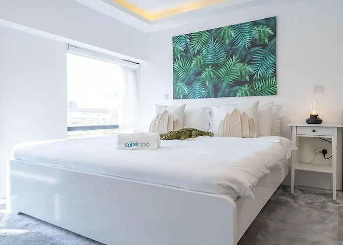 Tropical Loft With Working Station In Jvc