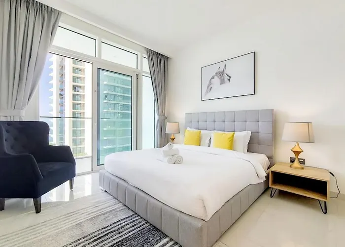 Sunrise Bay 2 - Chic Two Bedroom