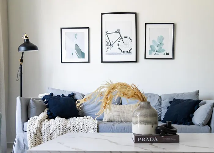 Higuests - Luxe Apartment With Incredible Marina Views