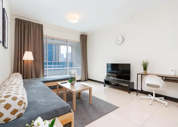 White Sage - Gorgeous Apartment In Jlt Near The Metro Station
