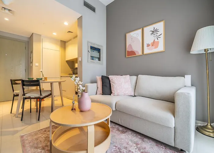 Business Bay\'S Coziest Hideaway With Balcony