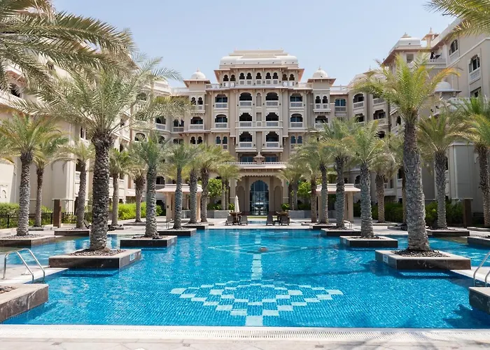 Grandeur Resort Palm Jumeirah Beachfront & Pool