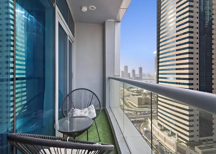 Stonetree - Bright & Modish 1Br Apartment