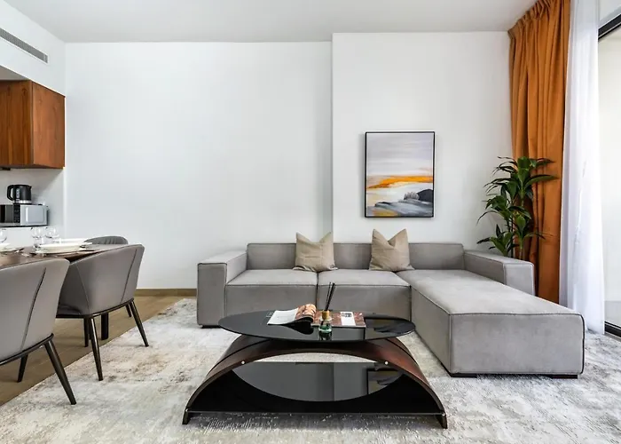 Spacious 2Br Flat, La Rive 2