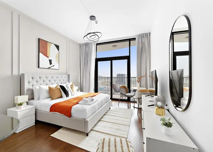 Silkhaus Modern Studio Near Silicon Shopping Mall