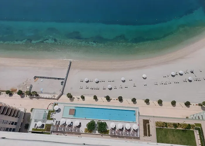 Stunning 2Br With Panoramic Sea View In Beachfront - 24Ab07