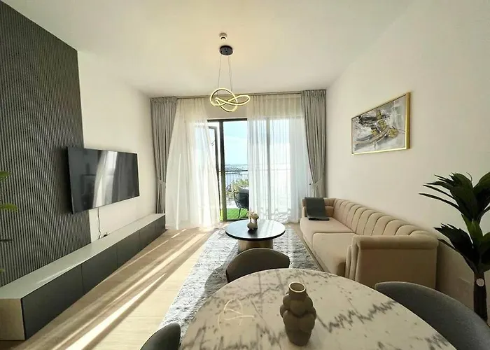 Brand New 2 Bedroom With Seaview