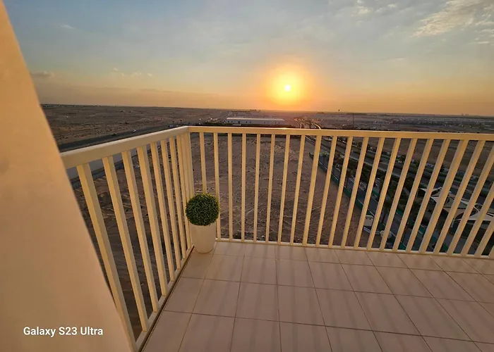Ensuite One Bedroom In A 2-Bedroom With A Shared Living Room