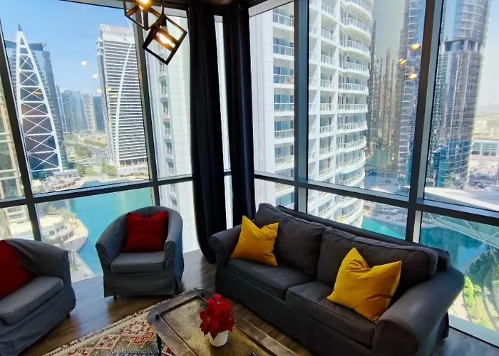 La Buena Vida Holiday Homes - Luxe 1Bd, Boutique Apt Full Lakeview 1M To Metro, Lake & Almas Tower