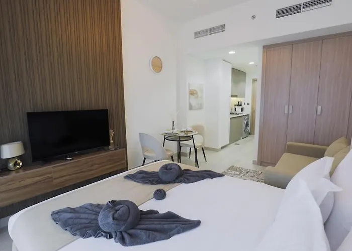 Inviting Studio In Azizi Riviera, Close To Downtown