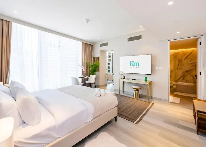Fam Living - Stunning Modern Marina Apartment