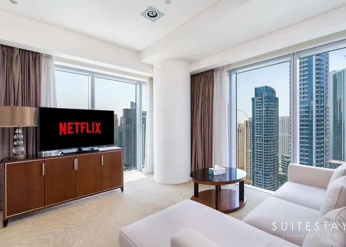 A Chic Apartment In Dubai Marina
