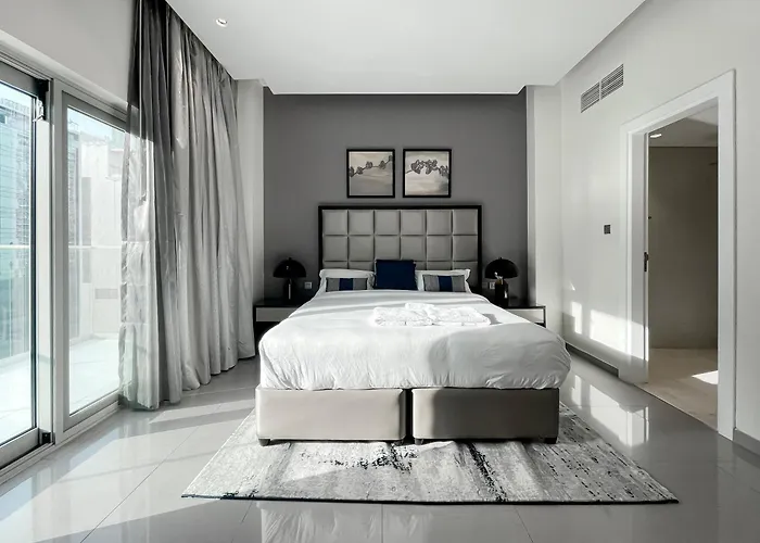 Elegant Two Bedroom In Damac Majestine - Business Bay Dubai - Ezytrac Vacation Homes