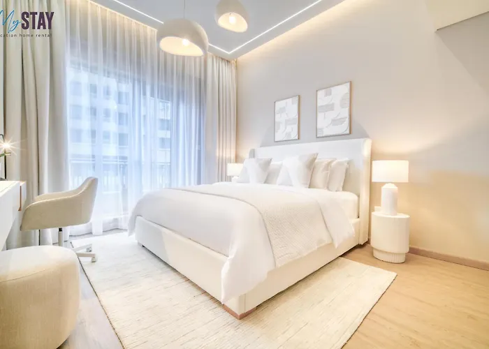 Luxurious 1Br Blvd Central Tower