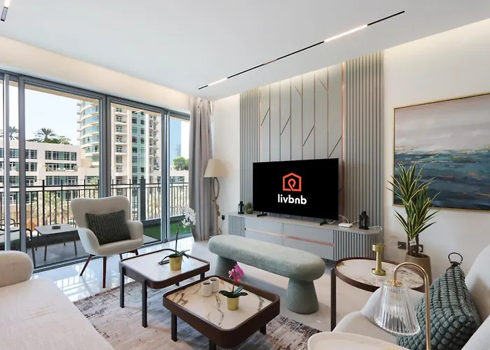 Livbnb - 2B With Modern Interiors, Emaar Boulevard