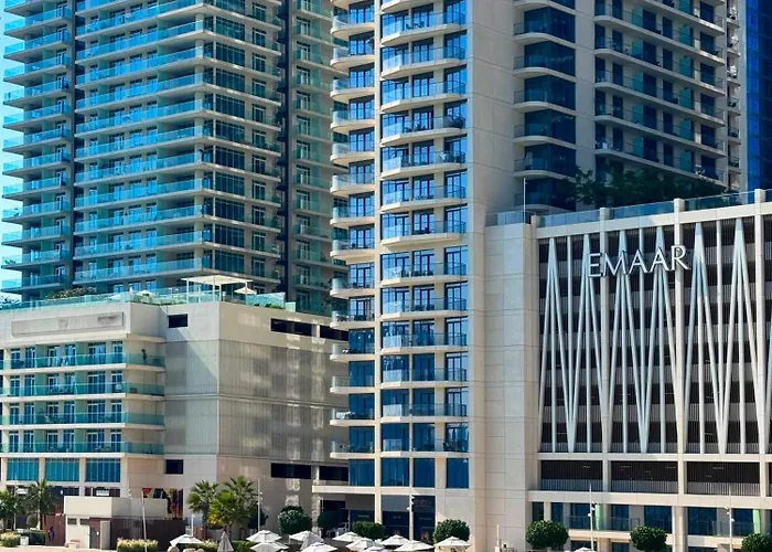 Chic 1 Bedroom On Private Beach In Dubai Harbour