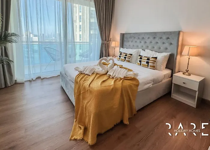 Rare Holiday Homes - Lake View - The Lago Vista Tower A - Dubai Production City - R1503